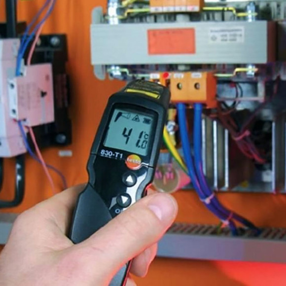 testo 830-T1 - Инфракрасный термометр с лазерным целеуказателем testo 830-T1 - Инфракрасный термометр с лазерным целеуказателем